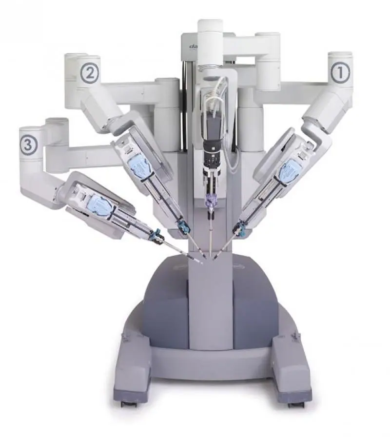 CHIRURGIE ROBOT ASSISTEE — photo 1