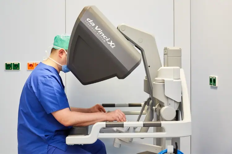ROBOT D'ASSISTANCE OPERATOIRE DA VINCI